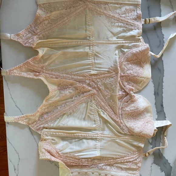 Agent Provocateur satin lace corset and panties - Picture 3 of 8